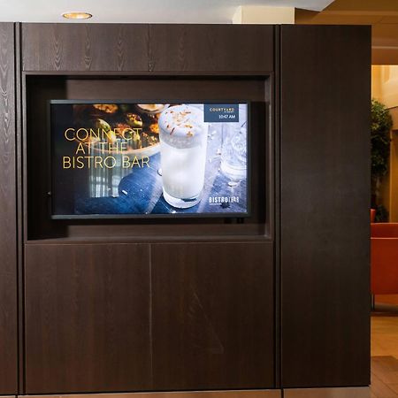 Courtyard By Marriott Erie Ambassador Conference Center Hotel Екстериор снимка