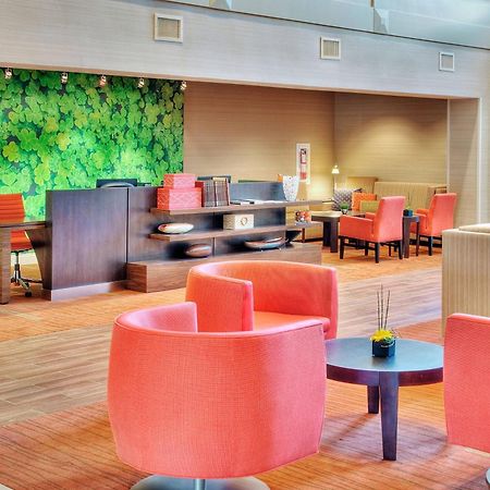 Courtyard By Marriott Erie Ambassador Conference Center Hotel Екстериор снимка